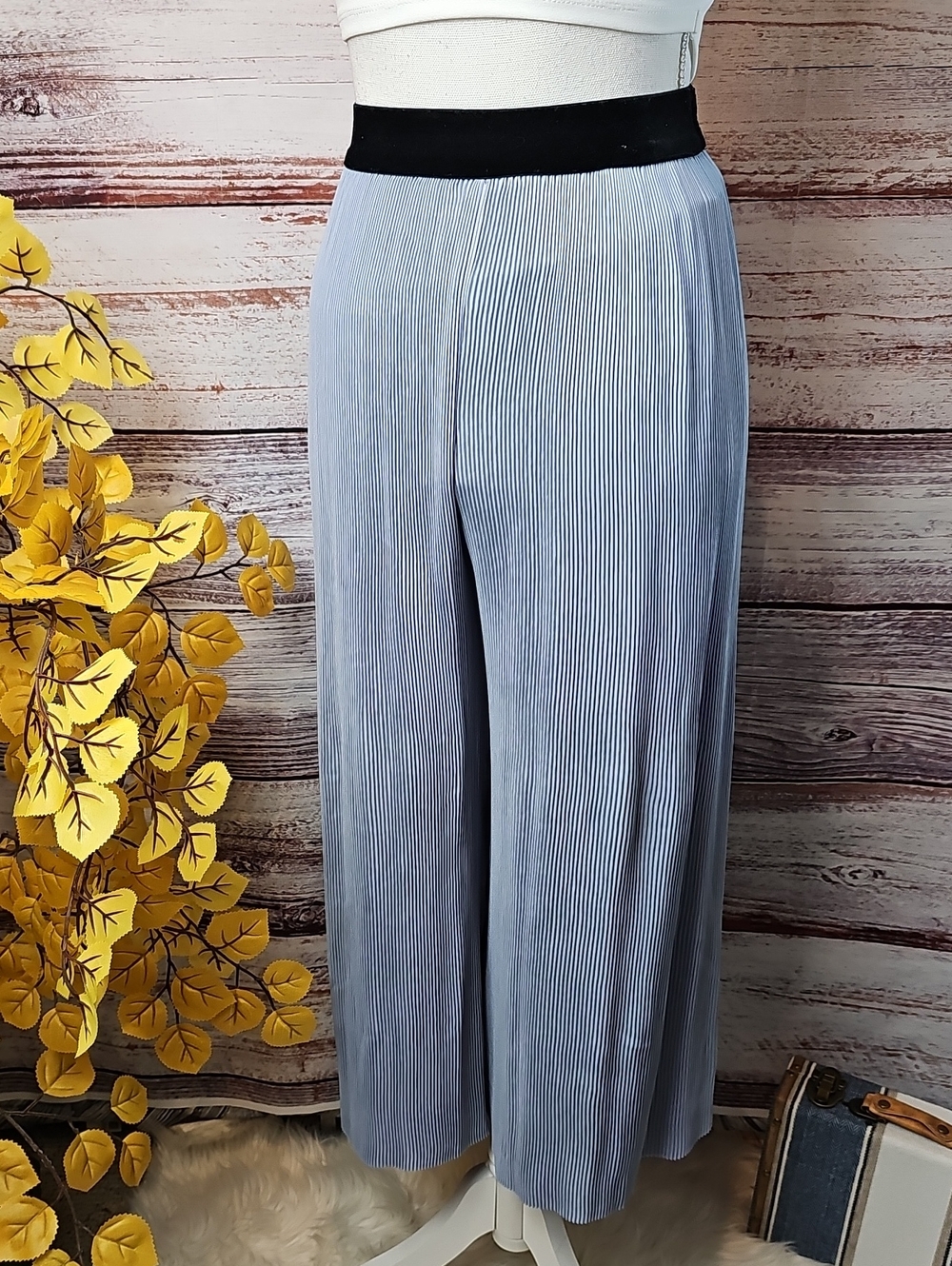 ZARA BASIC PLEATED WIDE-LEG PALAZZO STYLE PANTS - Picture 5 of 12